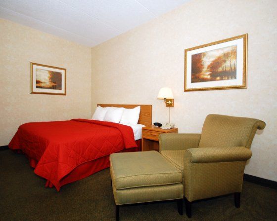 Comfort Inn - Hall Of Fame Canton Room photo